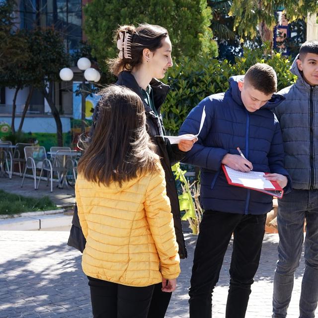 A questionnaire with citizens| "The cleanliness of our city"