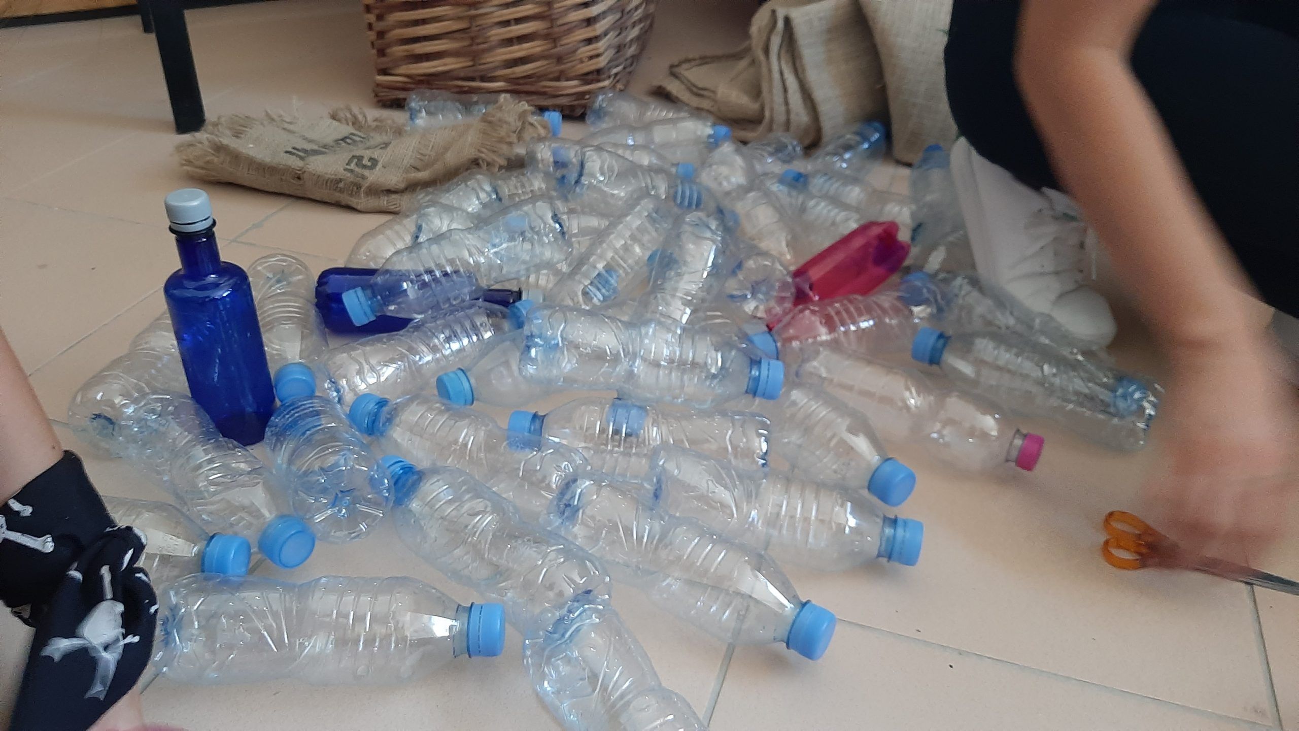 Realization of waste bins from disposable plastic bottles in the Center