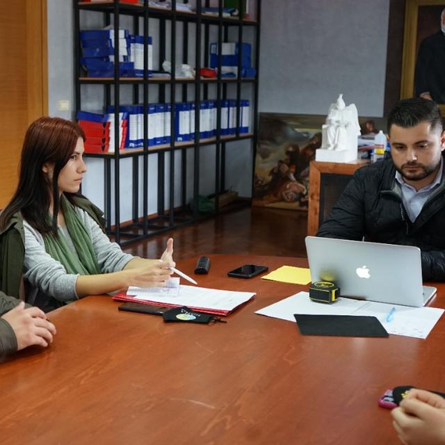 Meeting in the Municipality of Lezhe| The model of waste sorting| ( Palace 130+131)