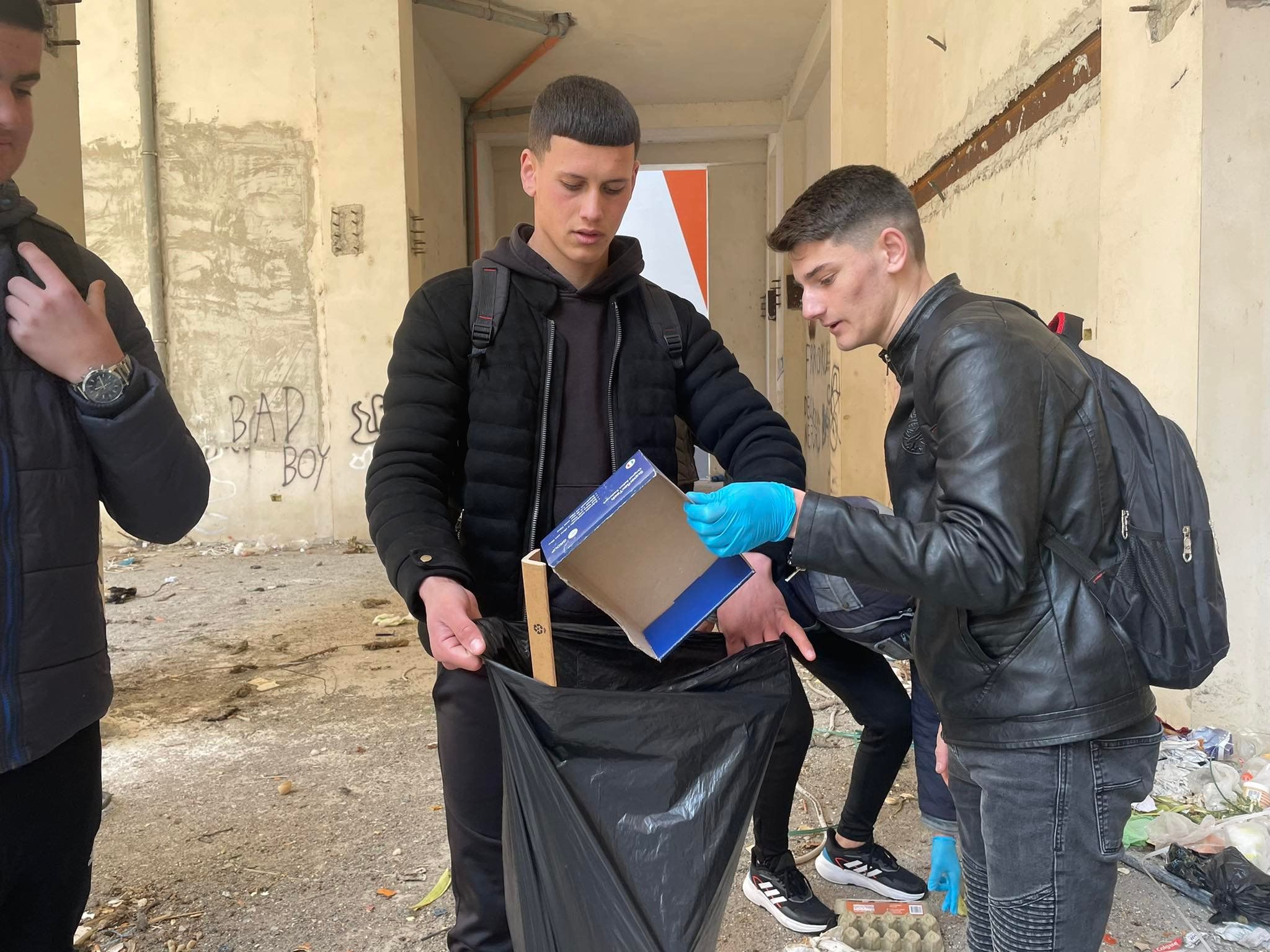 Community Service Hours (II)| Cleaning up the neighborhoods, roads