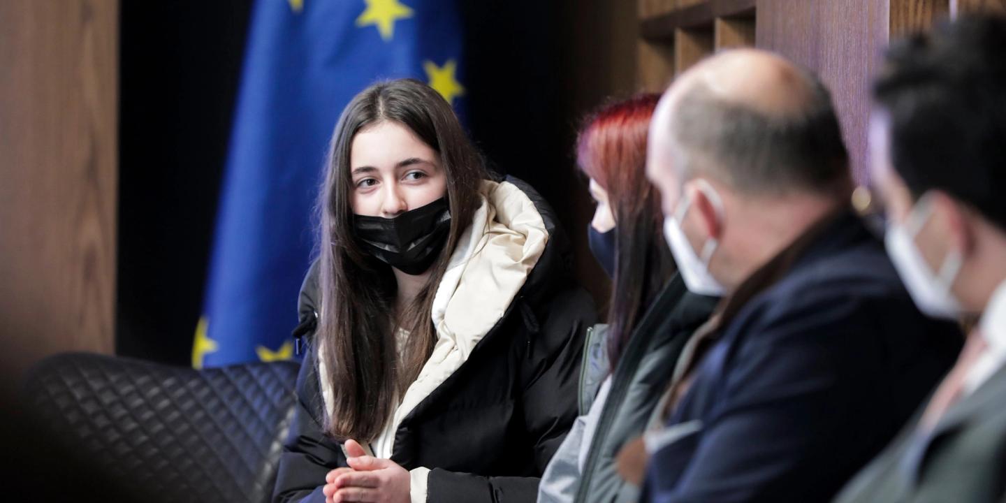 "Debating like a European"| Visit at Europe House| Alexis Hupin