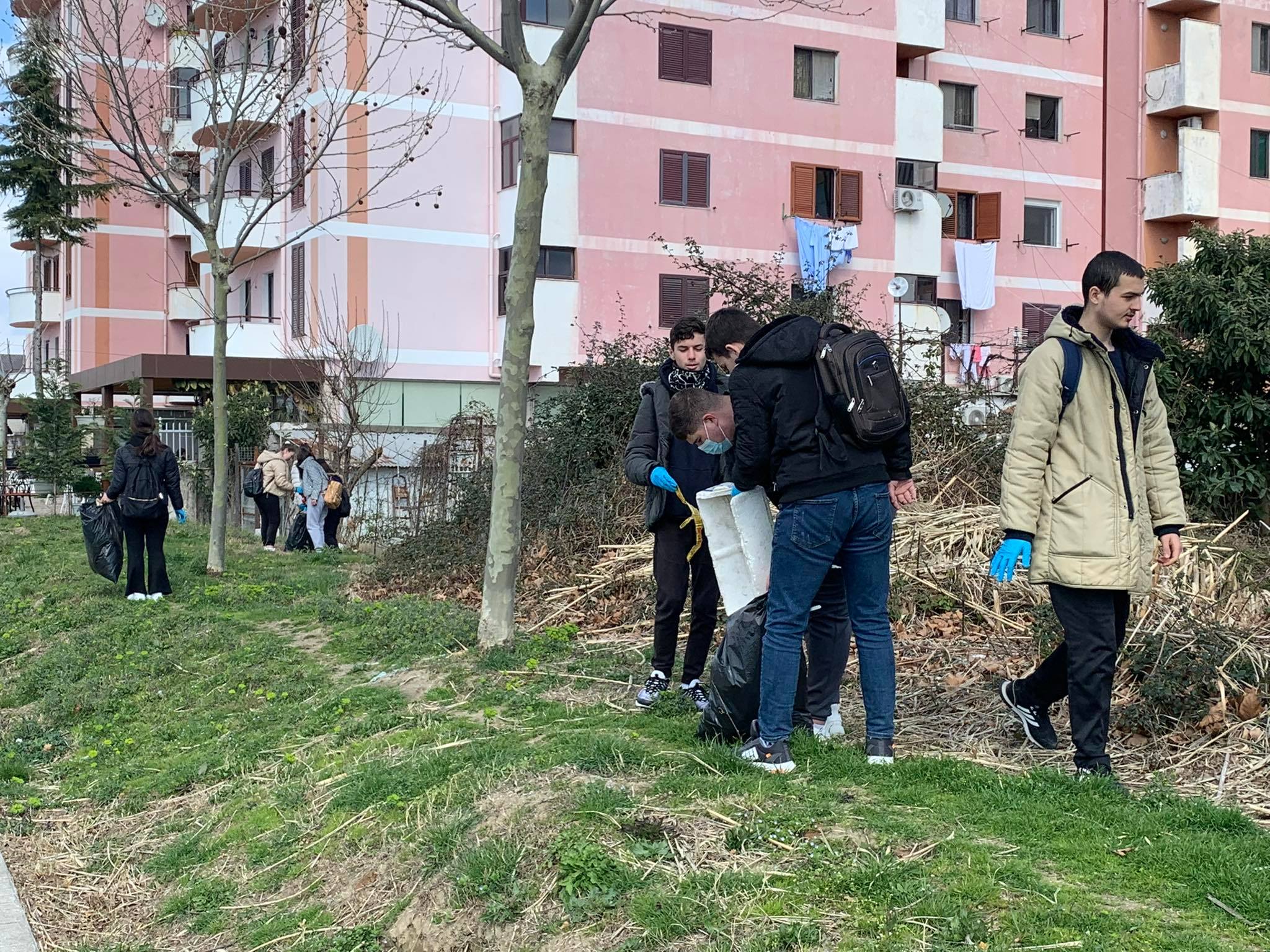 Community Service Hours (II)| Cleaning up the neighborhoods, roads