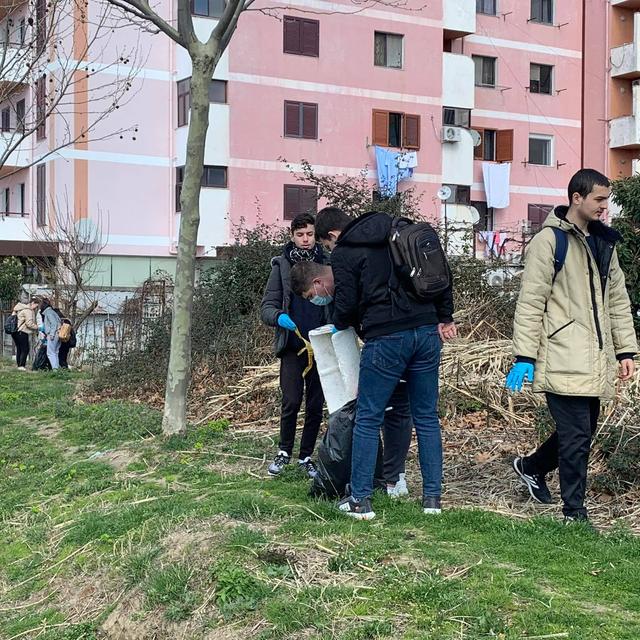 Community Service Hours (II)| Cleaning up the neighborhoods, roads