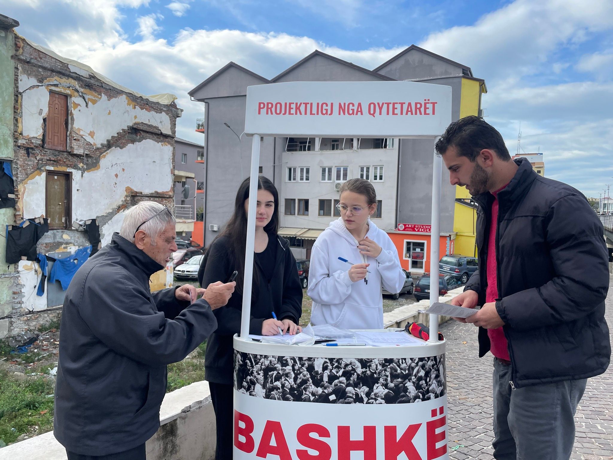 Youth Activism | Signatures for the cause of the Minimum Vital Income