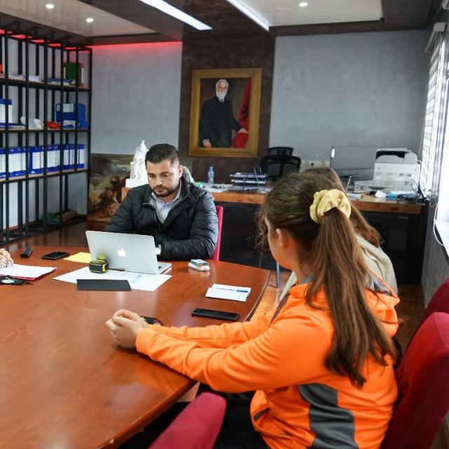 Meeting in the Municipality of Lezhe| The model of waste sorting| ( Palace 130+131)