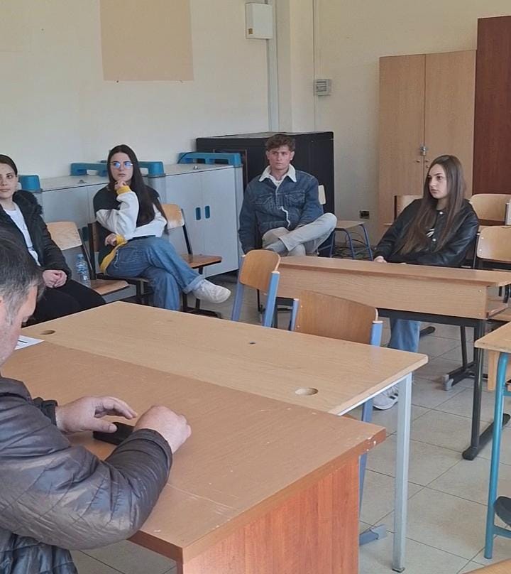 Itinerary of the Public Money – Youth Reports – Newsroom Club #13