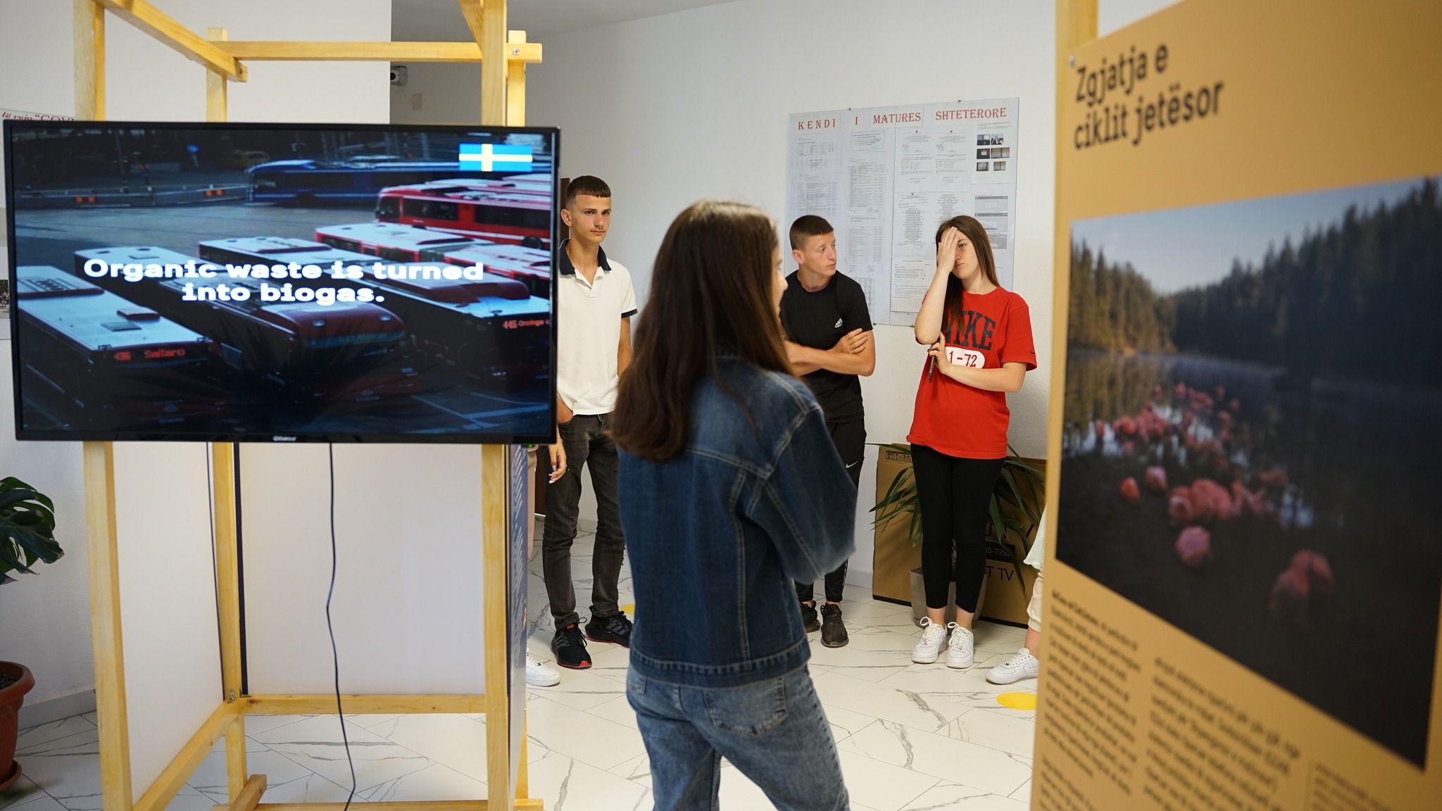 Re:waste on Tour – “Ishull-Lezha” School