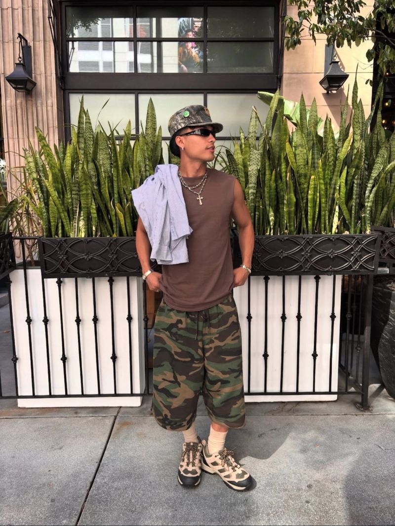 7.5oz Garment Dye Muscle Tee + Baggy Fleece Shorts