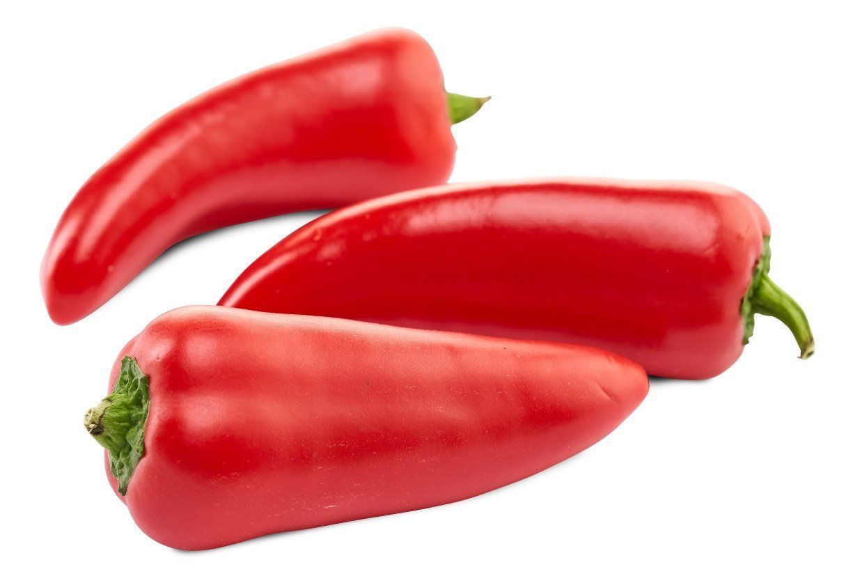 Tre paprika sweet bites på en hvit bakgrunn