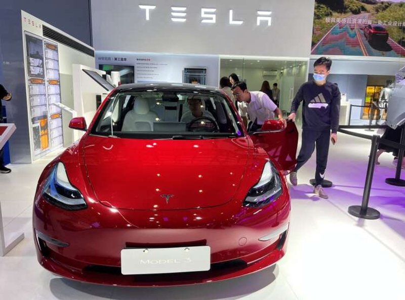 Image for Tesla expands discounts with price cuts in Europe, Singapore, Israel