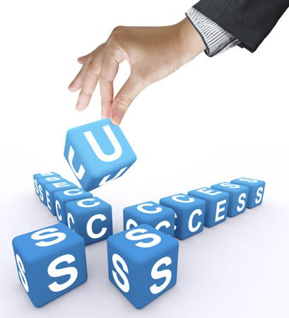 Earthport CEO Hank Uberoi celebrating the B2B Payments Innovation Award - Global Banking & Finance Review