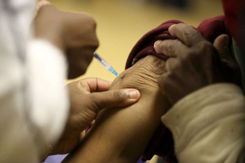 Image for Queue-jumping? Global vaccine shortage imperils Glasgow climate talks