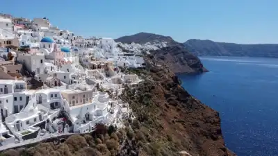 Image for Schools shut, more flights scheduled as quakes constantly shake Santorini