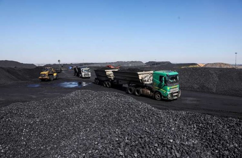 Image for South African coal miners turn to trucks as rail service deteriorates