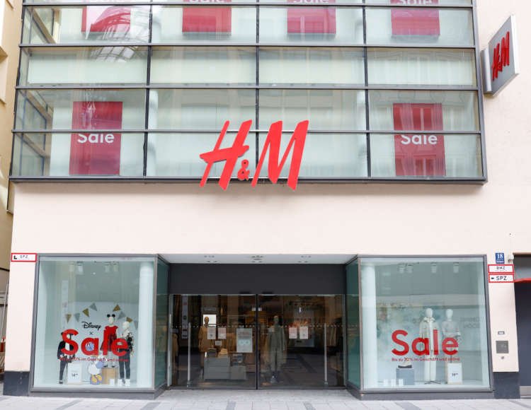 Image for H&M says one fifth of stores still shuttered by pandemic