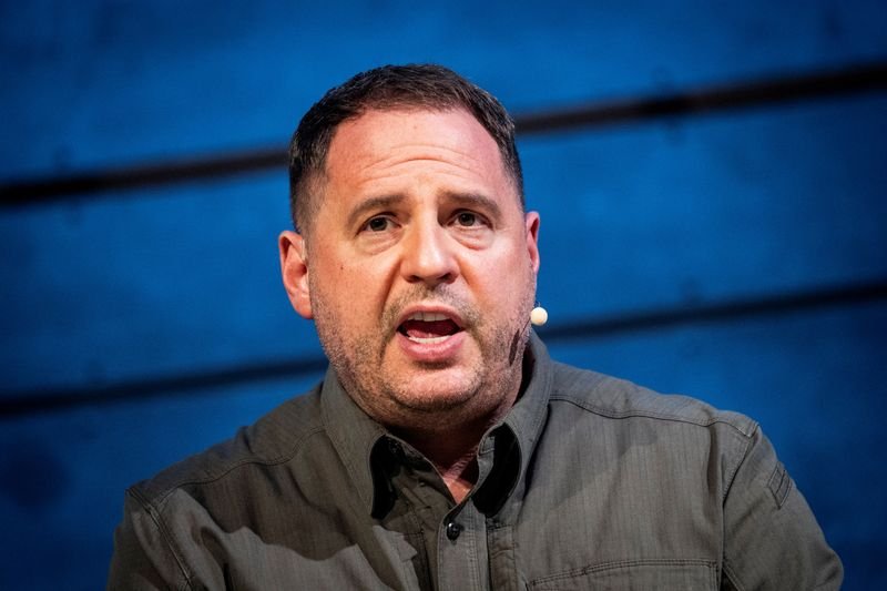 Smoke and fire from a missile attack in Kyiv, highlighting civilian casualties - Global Banking & Finance Review