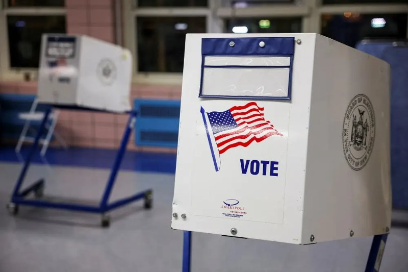 Image for US voters head to polls as turbulent election season nears climax