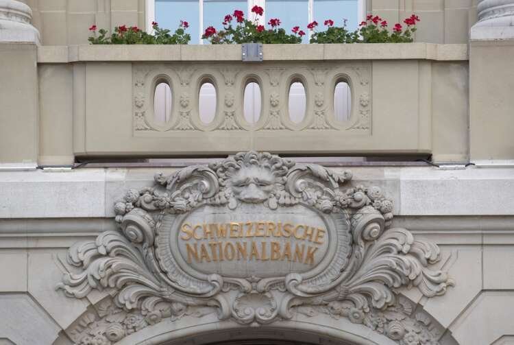 Image for Swiss National Bank steps up forex sales during Q3