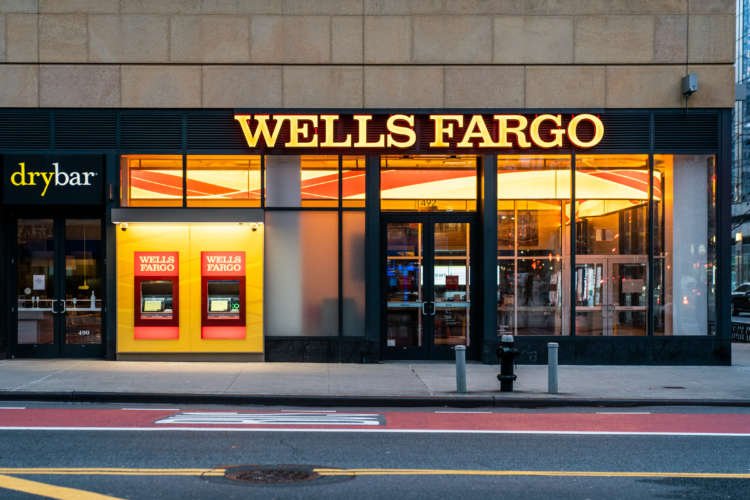 Wells Fargo Bank branch in New York highlights big banks' return to office plans amid vaccine rollout - Global Banking & Finance Review
