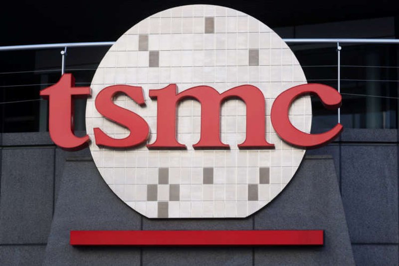 Image for TSMC shares slide, as Taiwan plays down Intel’s $20 billion expansion challenge