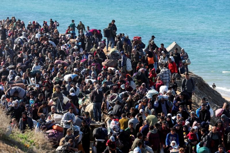 Trump demands Hamas release hostages by Saturday or face consequences - Global Banking & Finance Review