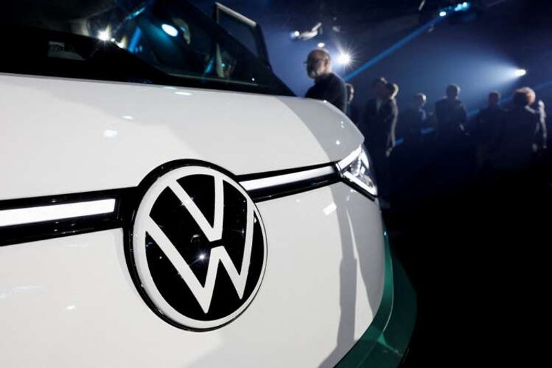 Image for Volkswagen boosts electric car investment in Spain to 10 billion euros