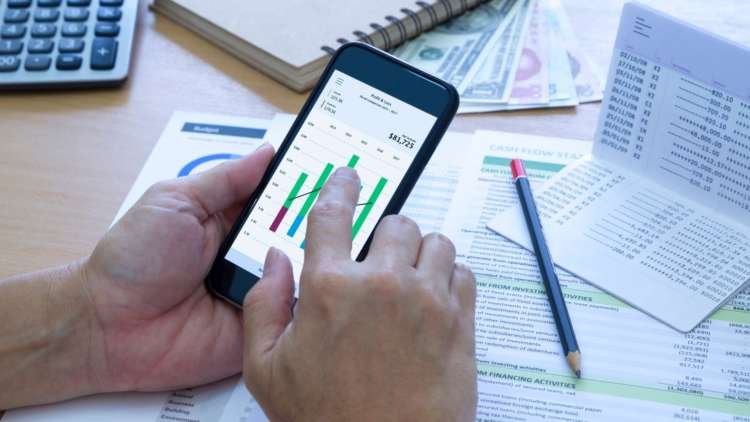 Data analytics tools for improving SME cash flow and treasury management - Global Banking & Finance Review