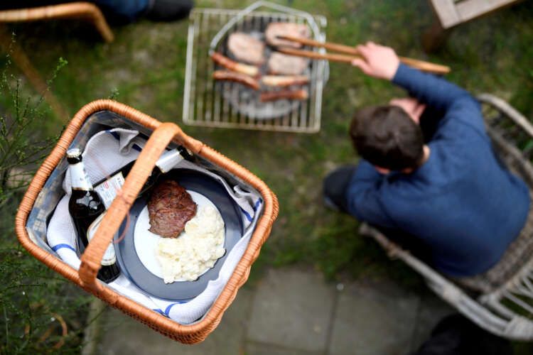 Image for HelloFresh sees 2023 core profit of 460-540 million euros