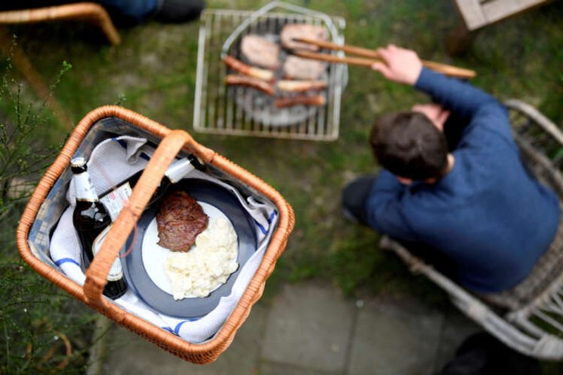 Image for HelloFresh sees 2023 core profit of 460-540 million euros