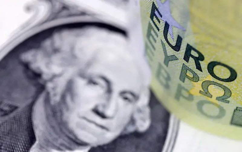 Image for 2024 the ‘year of the bond’ as record inflows top $600 billion