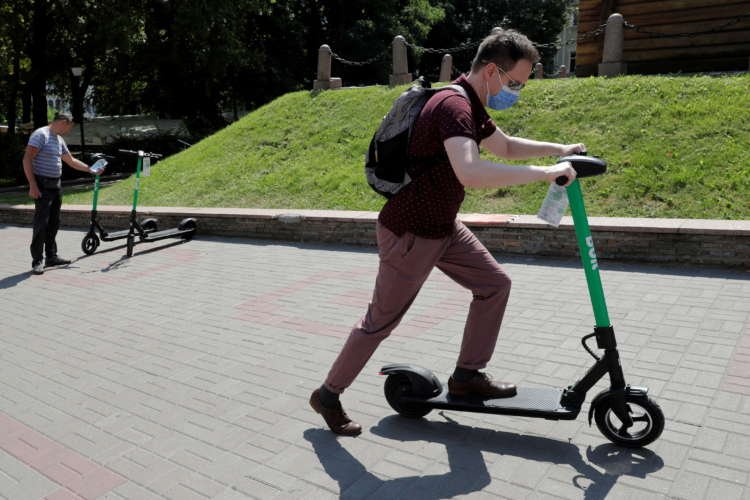 Image for Bolt undercuts rivals in nine-city German e-scooter rollout