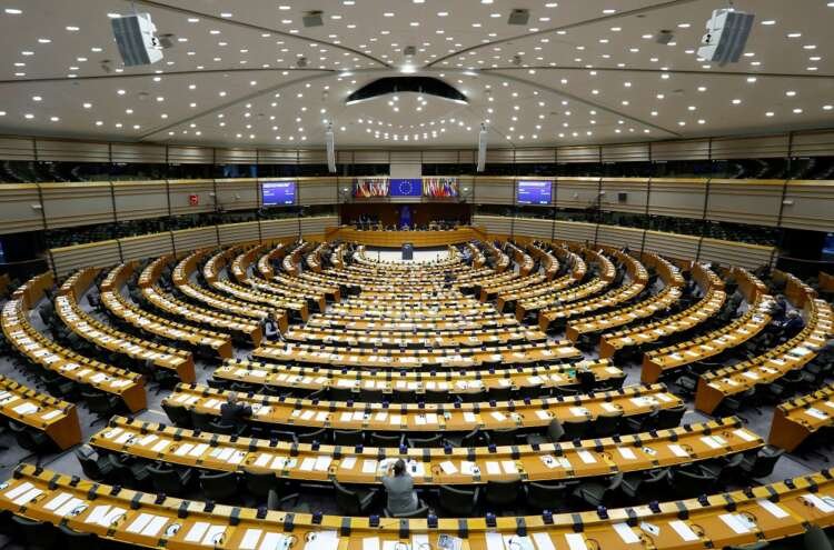 European Parliament hemicycle during climate policy debates - Global Banking & Finance Review