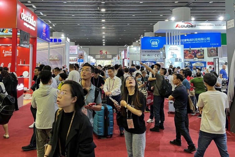 Image for At China’s largest trade fair, exporters worry about world economy