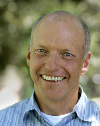 Illustration of Sir Isaac Newton contemplating modern physics - Global Banking & Finance Review