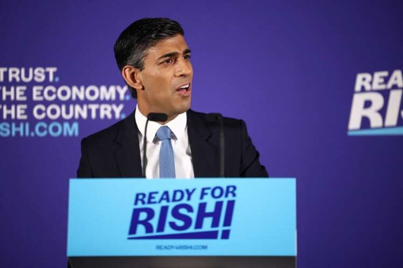 Image for Ex-finance minister Sunak launches bid to be UK PM as rival backs him