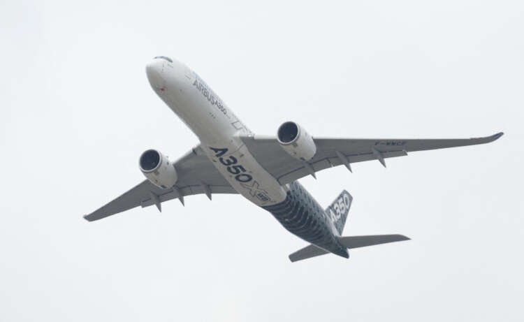 Airbus A350 aircraft on display at Farnborough Airshow, symbolizing Airbus' ties with India - Global Banking & Finance Review