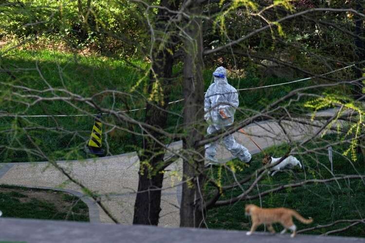 Image for China sends military, doctors to Shanghai to test 26 million residents for COVID