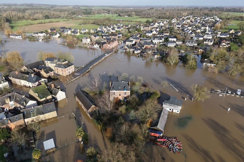 Image for British sailor lost at sea as heavy storms hit western France