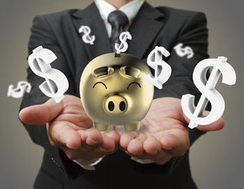 Image of credit cards and consumer loans reflecting rising delinquency rates - Global Banking & Finance Review