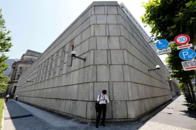 Image for Japan PM Suga’s cellphone cut call adds to BOJ’s headaches