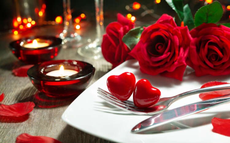 Elegant table setting for a romantic Valentine's Day dinner - Global Banking & Finance Review