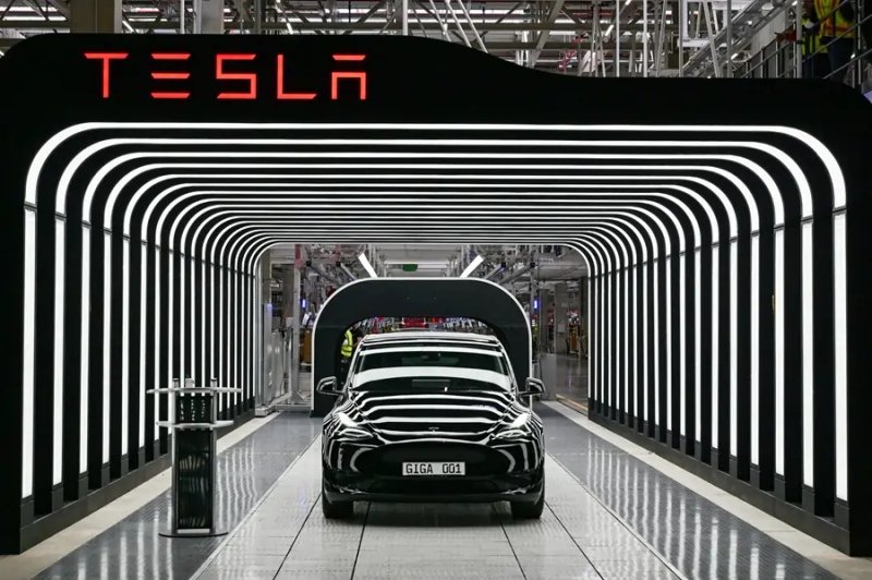 Image for Analysis-Musk’s bold 2025 prediction on Tesla sales faces skepticism, scrutiny