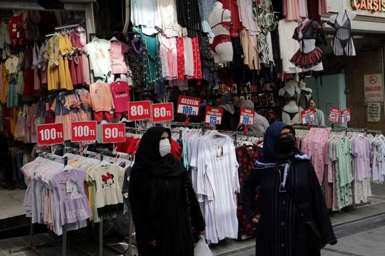 People shop in Istanbul amid soaring inflation in Turkey - Global Banking & Finance Review
