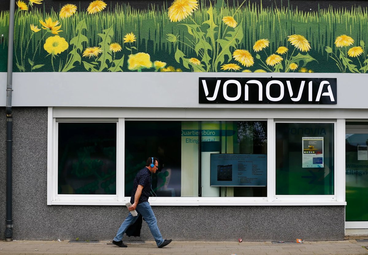 Declining Vonovia logo illustrating the German property crisis - Global Banking & Finance Review