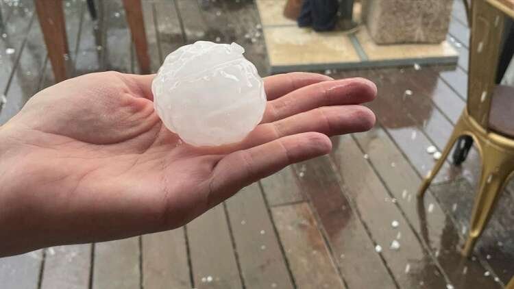Image for Spanish toddler dies after being hit by giant hailstone