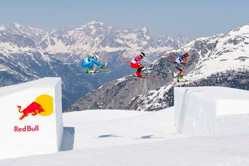 Image for Red Bull SuperSkicross sees thrilling action and close finishes