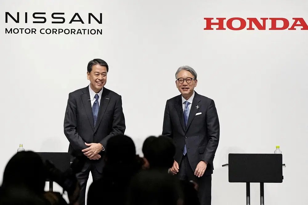Honda and Nissan logos symbolizing their potential merger in the auto industry - Global Banking & Finance Review