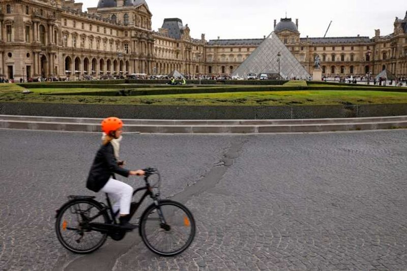 Image for France boosts cycling infrastructure, targets rural areas