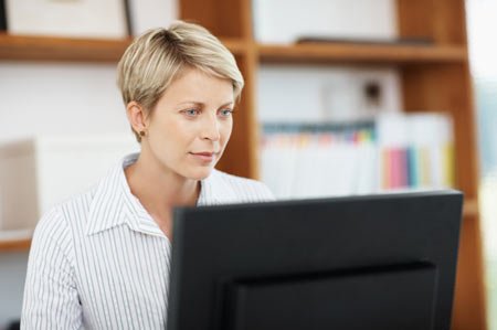 Infographic illustrating UK SMEs' complacency regarding finance providers - Global Banking & Finance Review