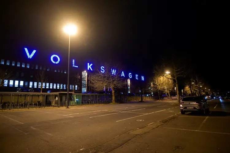 Xpeng and Volkswagen collaboration on ultra-fast EV charging network in China - Global Banking & Finance Review